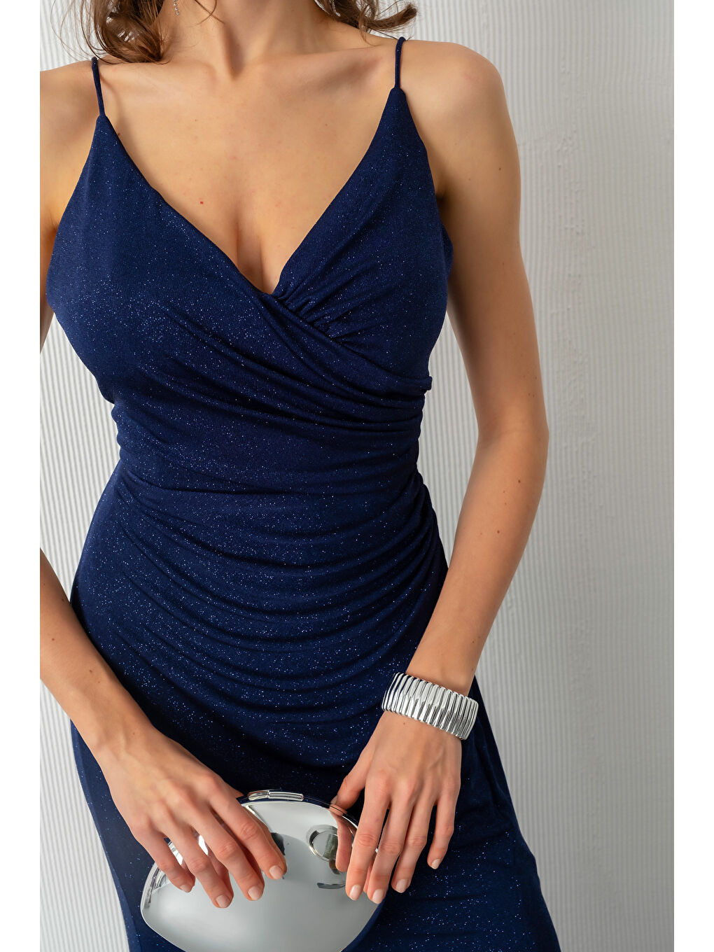 Kadın Lacivert Sırt Dekolteli Simli Uzun Abiye Elbise-3