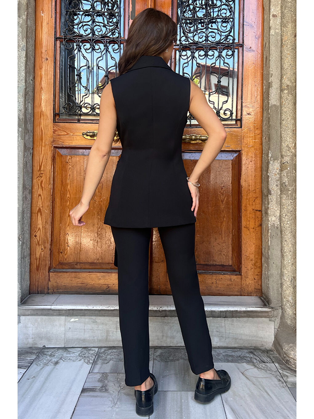 Siyah Broş Detaylı Bel Kuşaklı Kadın Yelek Pantolon İkili Takım-3