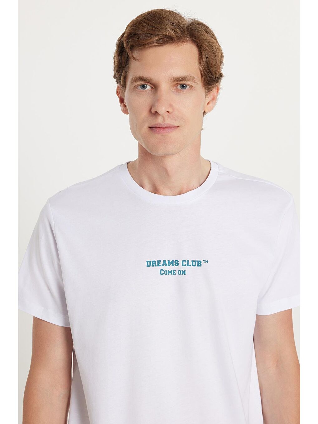 Erkek Slim Fit Dar Kesim %100 Pamuk Yumuşak Dokulu Baskılı Beyaz Bisiklet Yaka Tişört