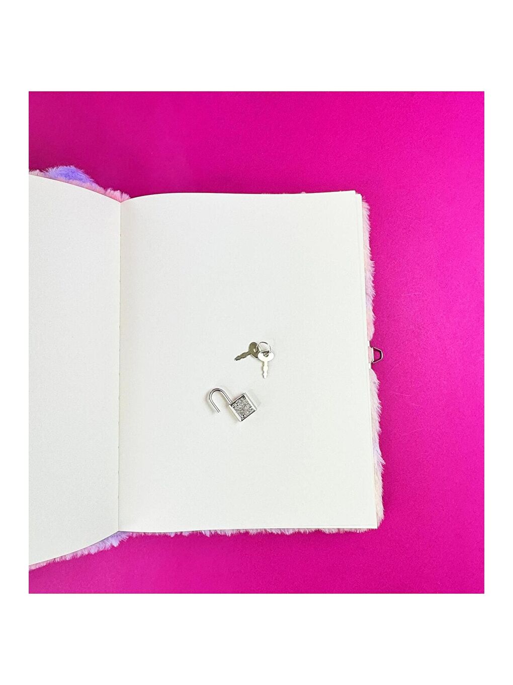 A4 Ebatında 100 Yaprak Pelüş Defter-3