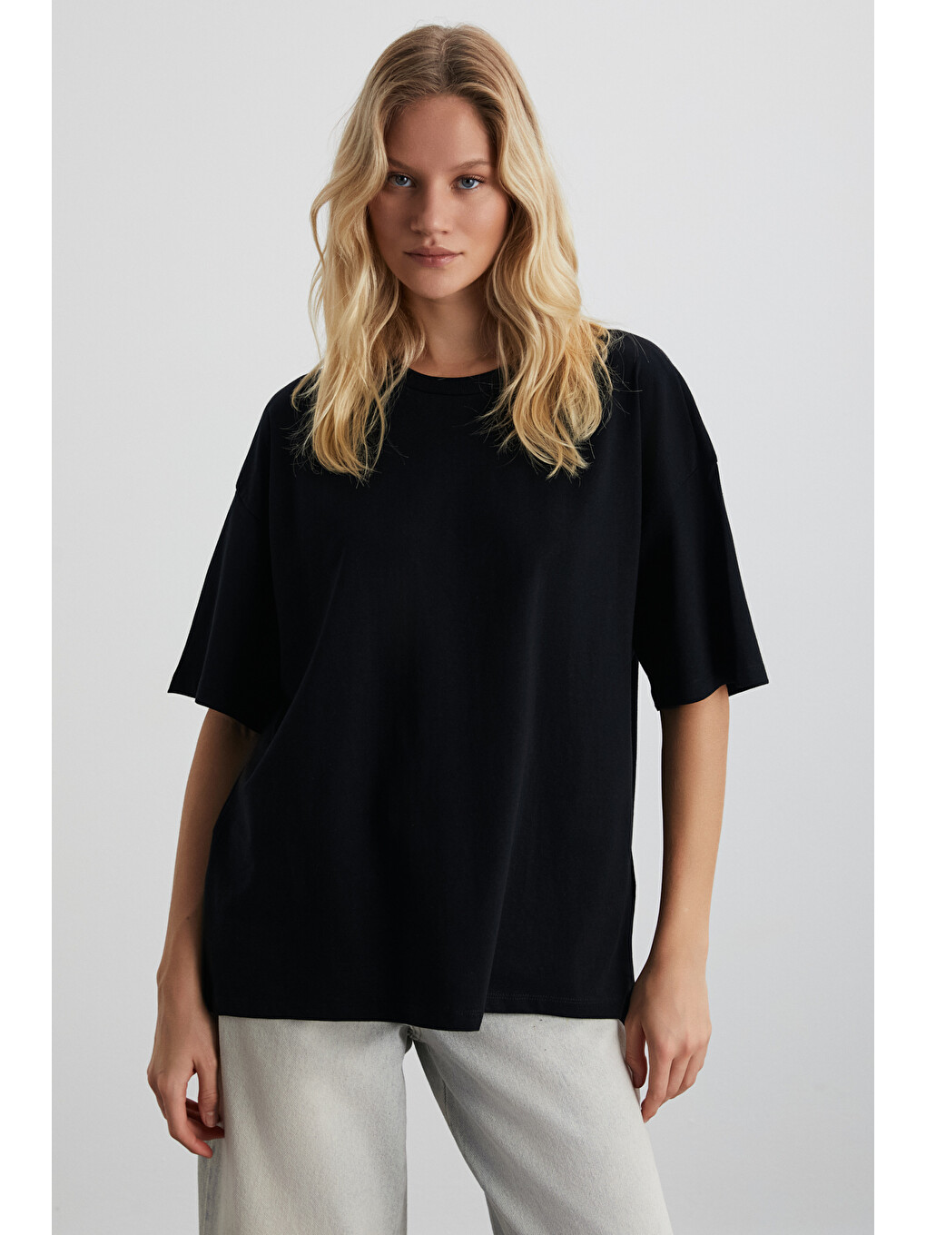 Siyah LAGERTHA Kadın %100 organik Pamuklu Kalın Dokulu Oversize Fit Yuvarlak Yakalı SİYAH T-Shirt