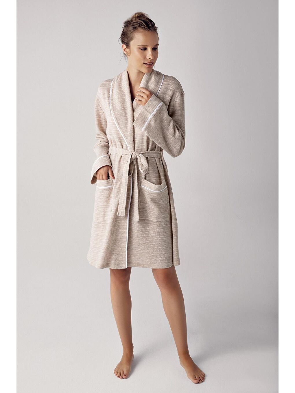 Bej Kadın Kısa Biye Detaylı Uzun Kollu Yumuşak Dokulu 11503