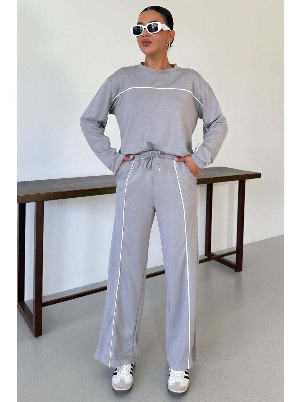 Kadın Gri İnce Beyaz Biye Çizgi Detaylı Bisiklet Yaka Modal Kumaş Alt-Üst Takım-2