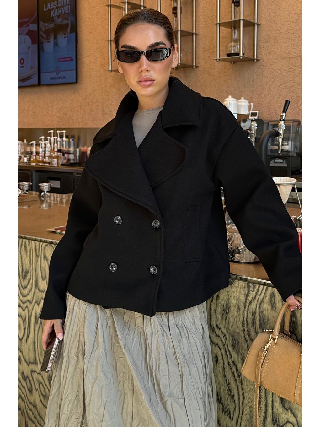 Siyah Kısa Kaşe Kadın Kaban Mg2544-3