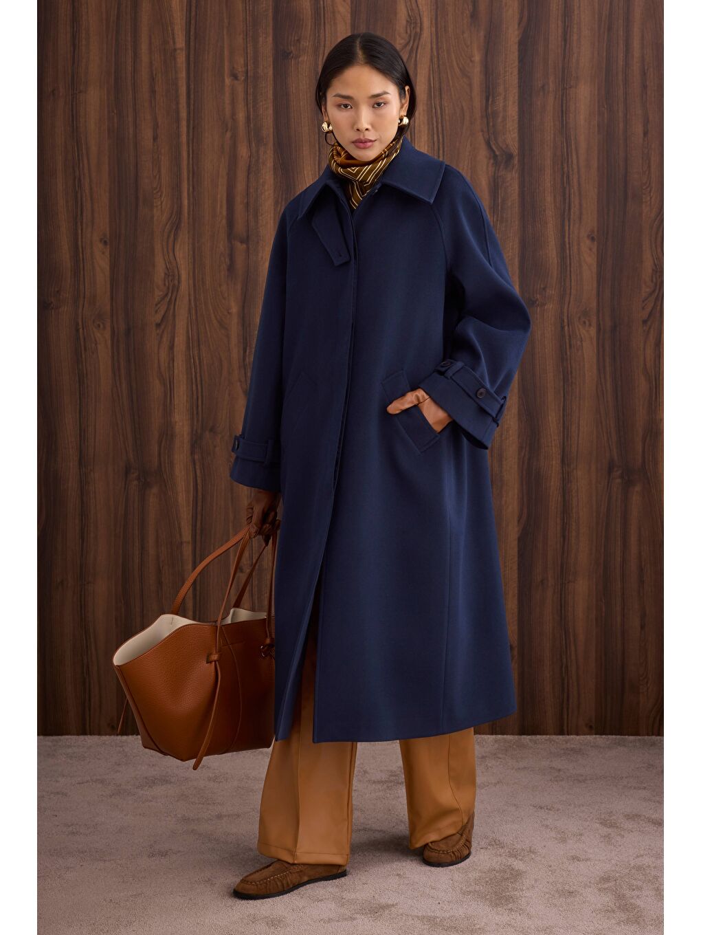 Yaka Detaylı Kaban Koyu Lacivert-1