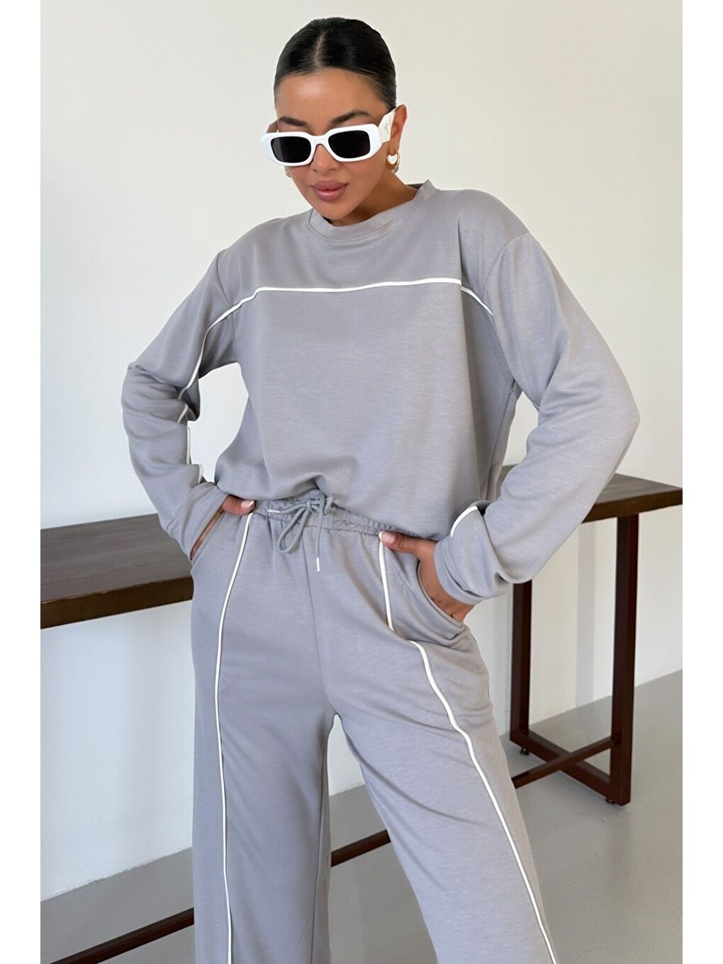 Kadın Gri İnce Beyaz Biye Çizgi Detaylı Bisiklet Yaka Modal Kumaş Alt-Üst Takım-5