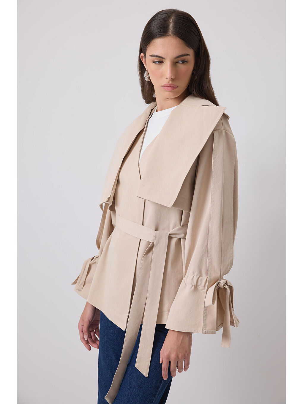 Bej Kuşaklı Kısa Trençkot-2
