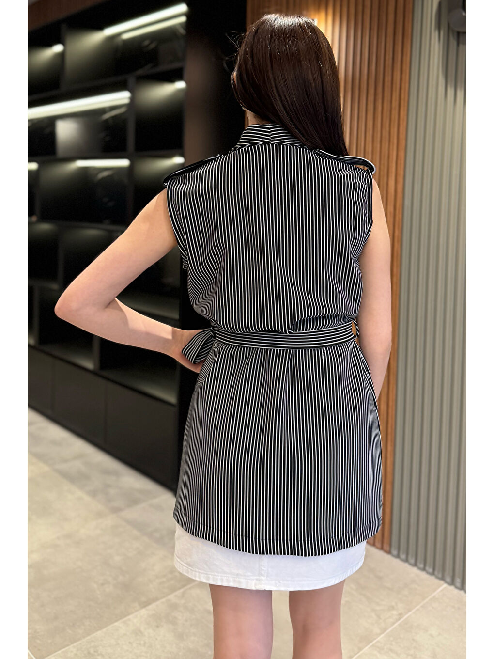 Siyah Kadın Çizgili Omuz Apoletli Bel Kuşaklı Yelek-3