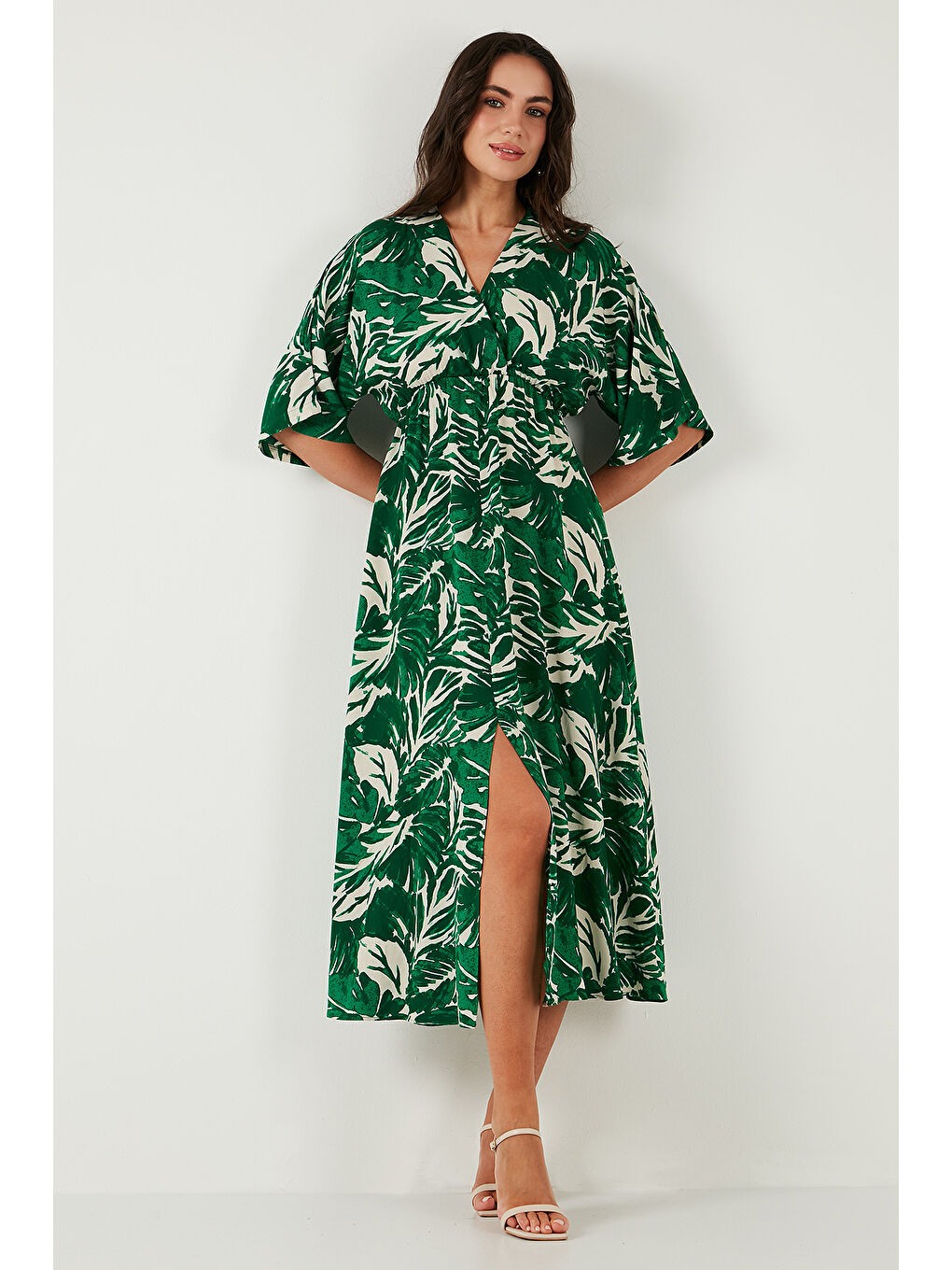 Yeşil Regular Fit V Yaka Desenli Midi Boy Kadın Elbise 67810573-3