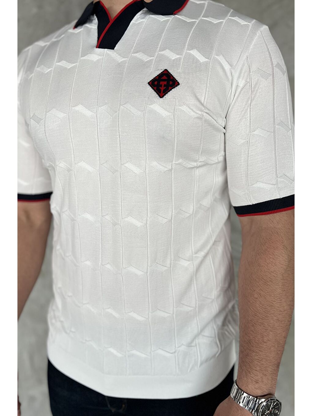 Beyaz Polo Yaka Desenli Triko Tişört-2