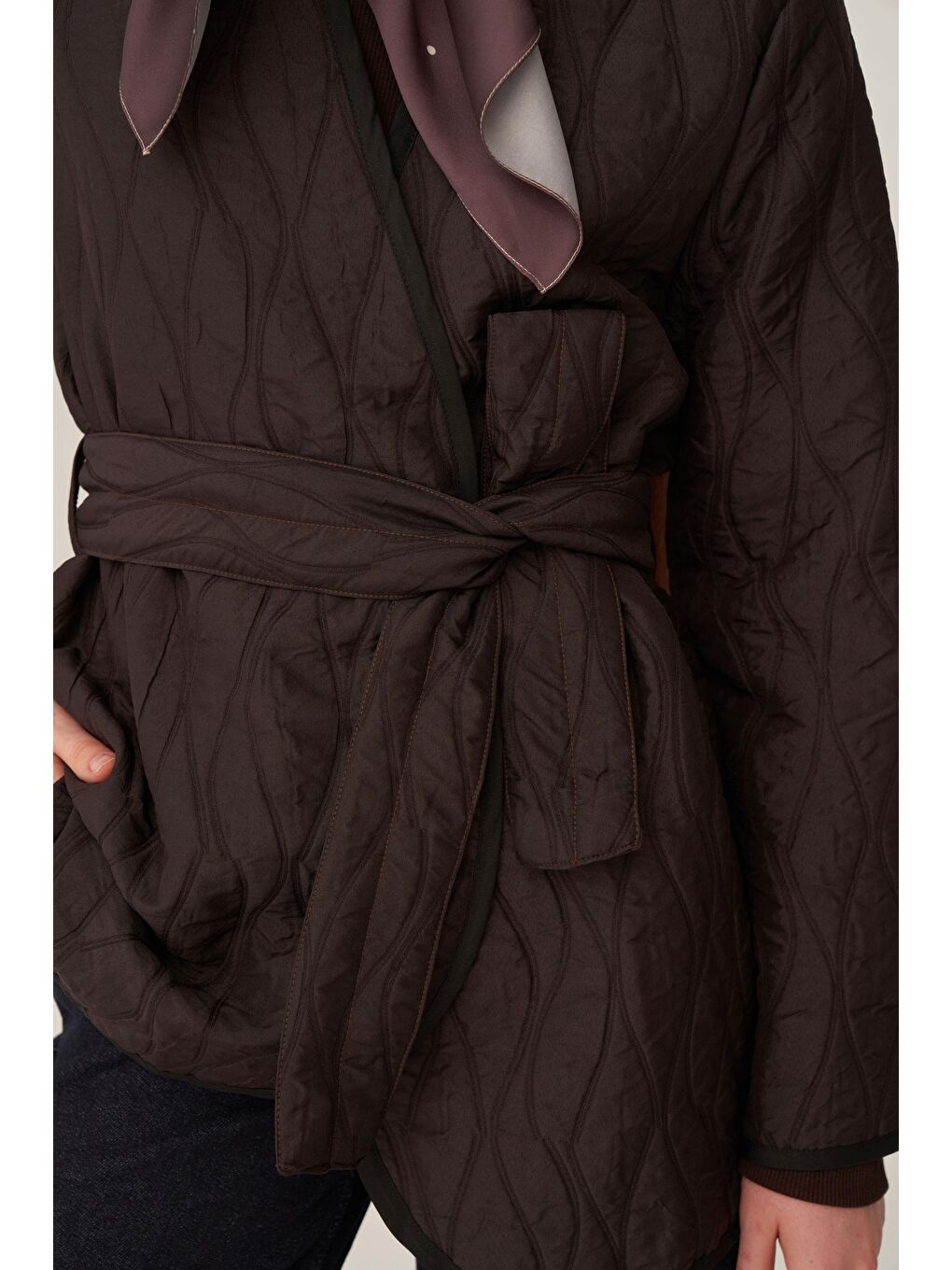 Kahverengi Acı Kahve-İnce Kapitone Kruvaze Kuşaklı Ceket-5