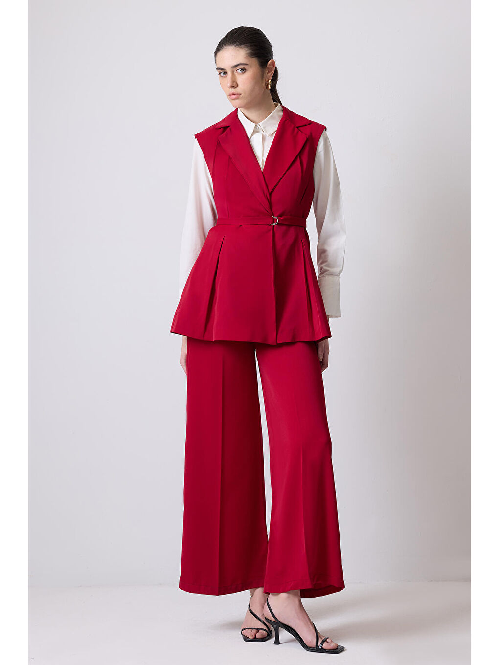Kırmızı Pileli Kruvaze Yelek Pantolon Takım