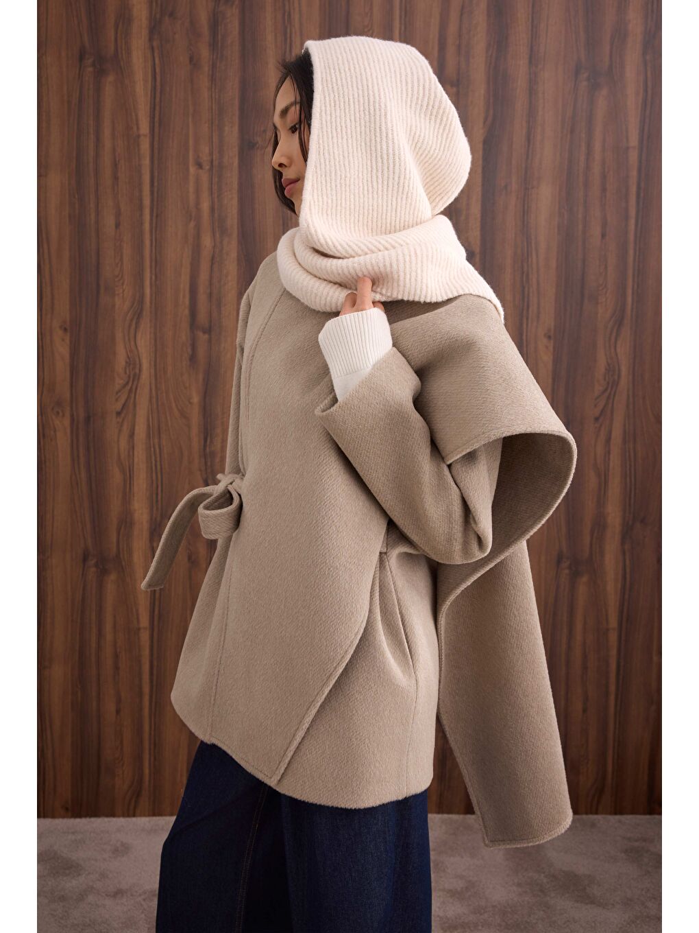 Bej Kuşaklı Şal Yaka Kaban Açık Vizon-1