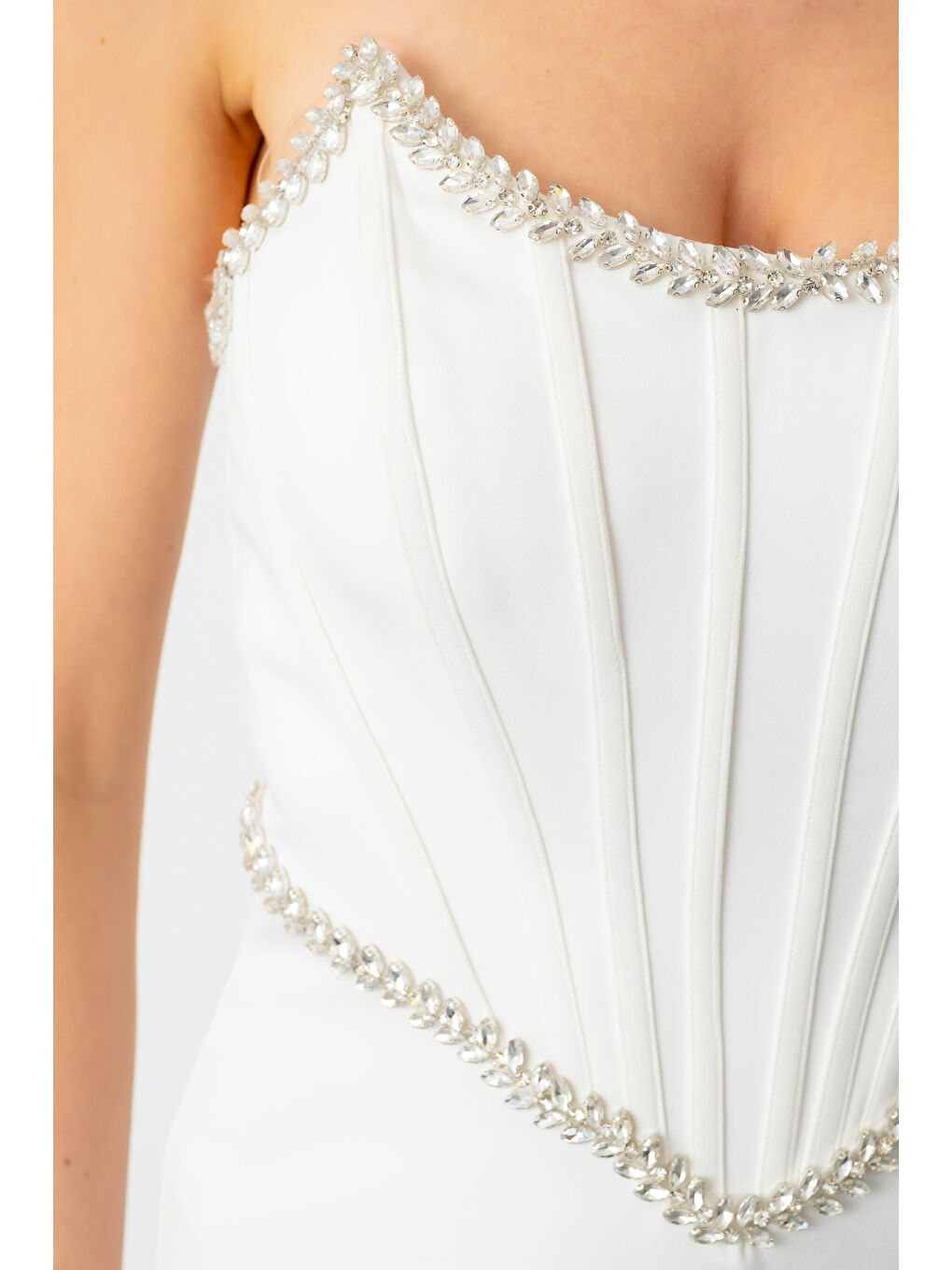 Kadın Beyaz Straplez Taşlı Peplum Kesim Söz Nişan Nikah Abiye Elbise-4