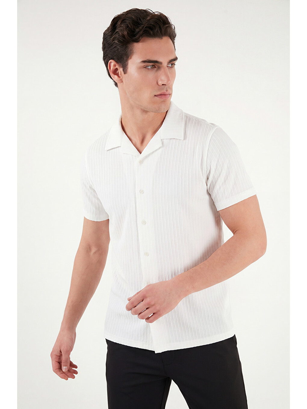 Ekru Pamuk Karışımlı Çizgi Dokulu Regular Fit Kısa Kollu Gömlek 5904037-1