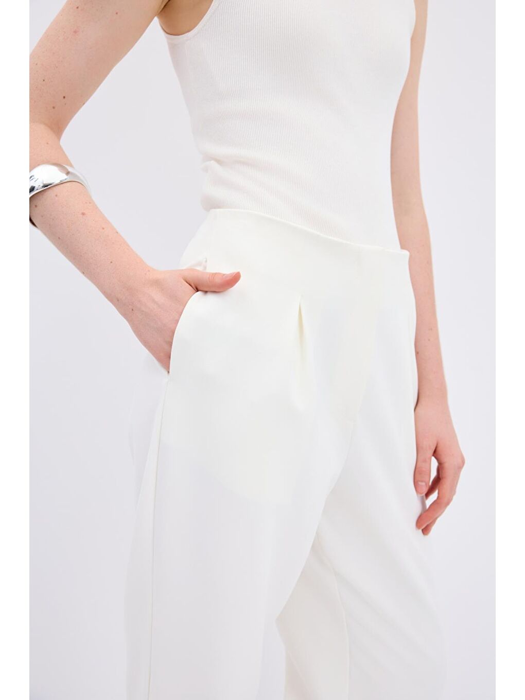 Yüksek Bel Düz Kesim Krep Pantolon Ekru-3