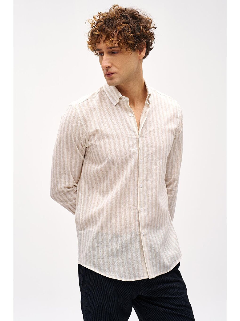 Bej Dynamic Fit Düğmeli Yaka Çizgili Uzun Kollu Cepsiz Pamuklu Gömlek-2