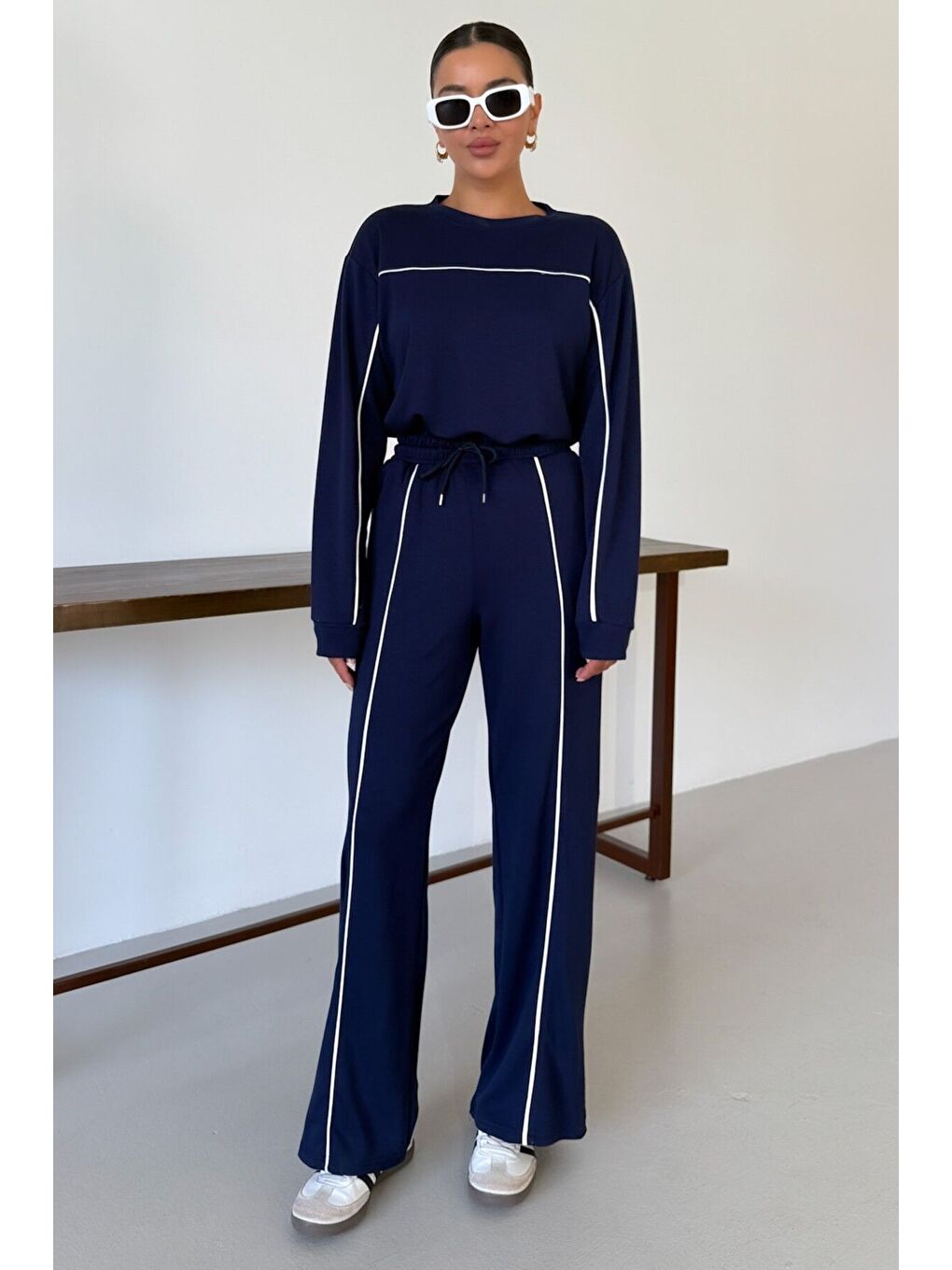 Kadın Lacivert İnce Beyaz Biye Çizgi Detaylı Bisiklet Yaka Modal Kumaş Alt-Üst Takım-2