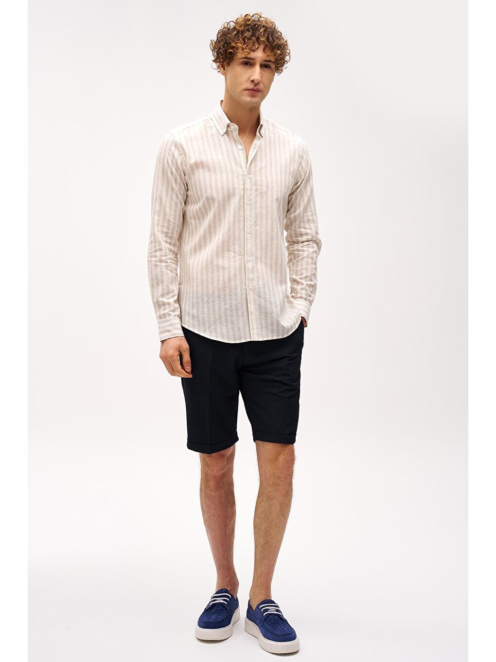 Bej Dynamic Fit Düğmeli Yaka Çizgili Uzun Kollu Cepsiz Pamuklu Gömlek-3