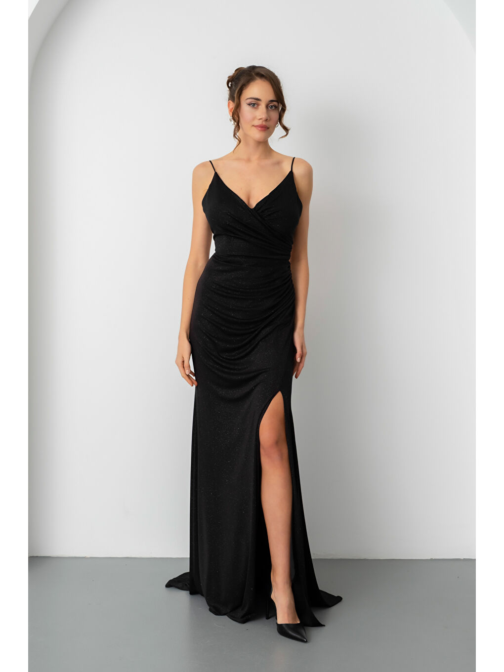 Kadın Siyah Sırt Dekolteli Simli Uzun Abiye Elbise-1