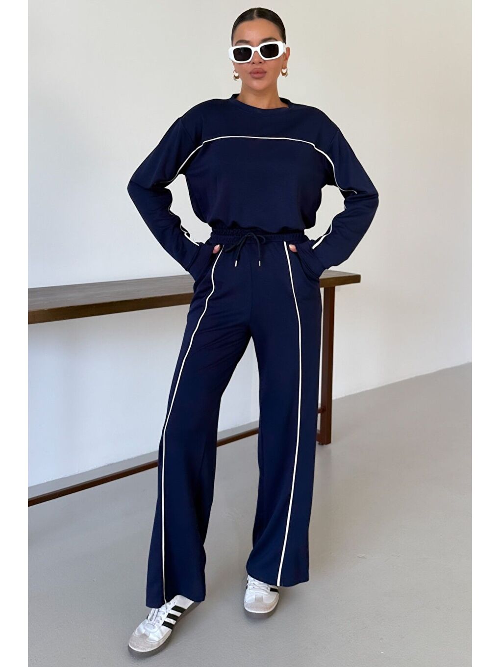 Kadın Lacivert İnce Beyaz Biye Çizgi Detaylı Bisiklet Yaka Modal Kumaş Alt-Üst Takım-3