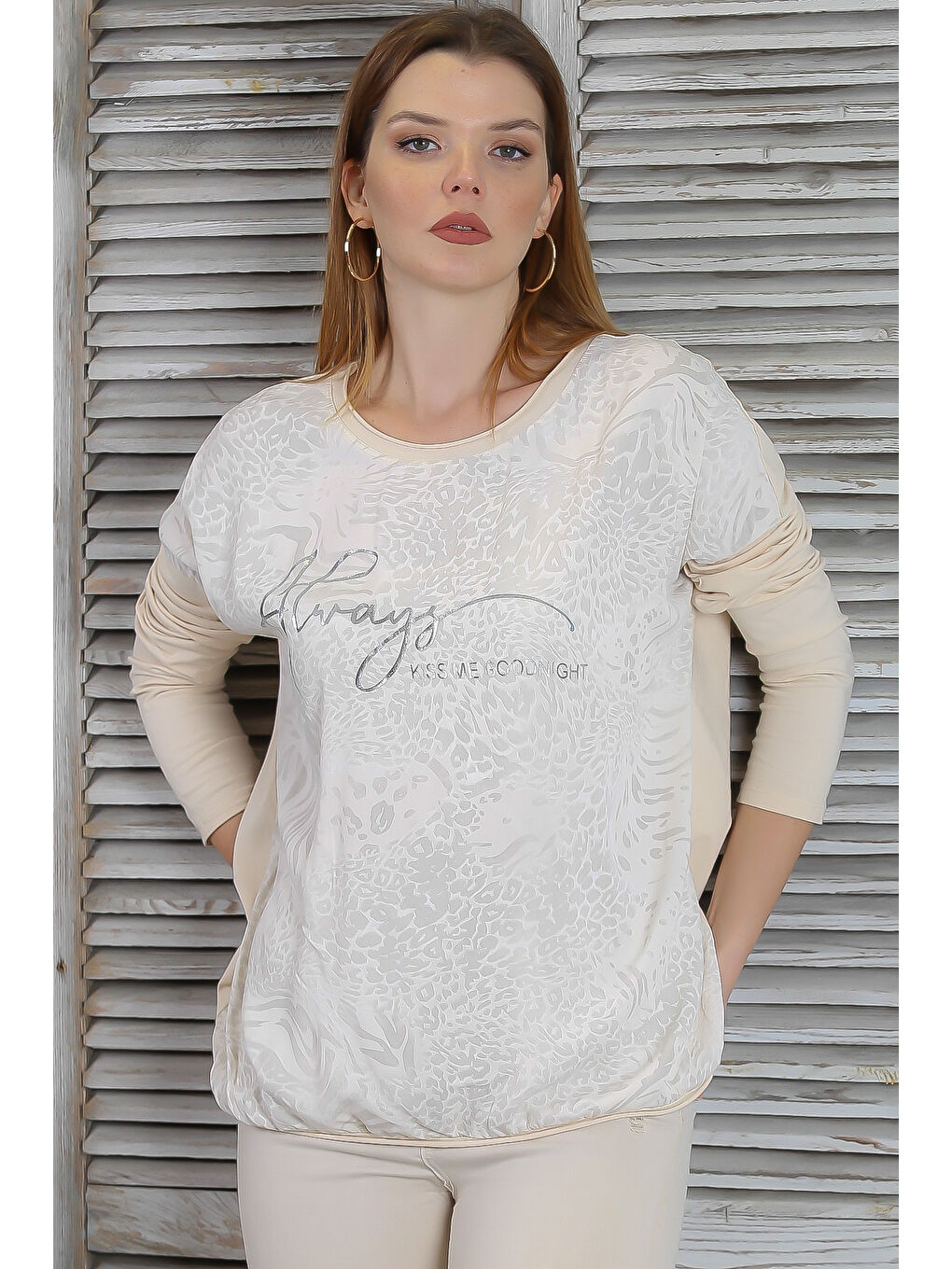 İtalyan Bej Yuvarlak Yaka Uzun Kol Varak Baskılı Casual Dokuma Bluz-4