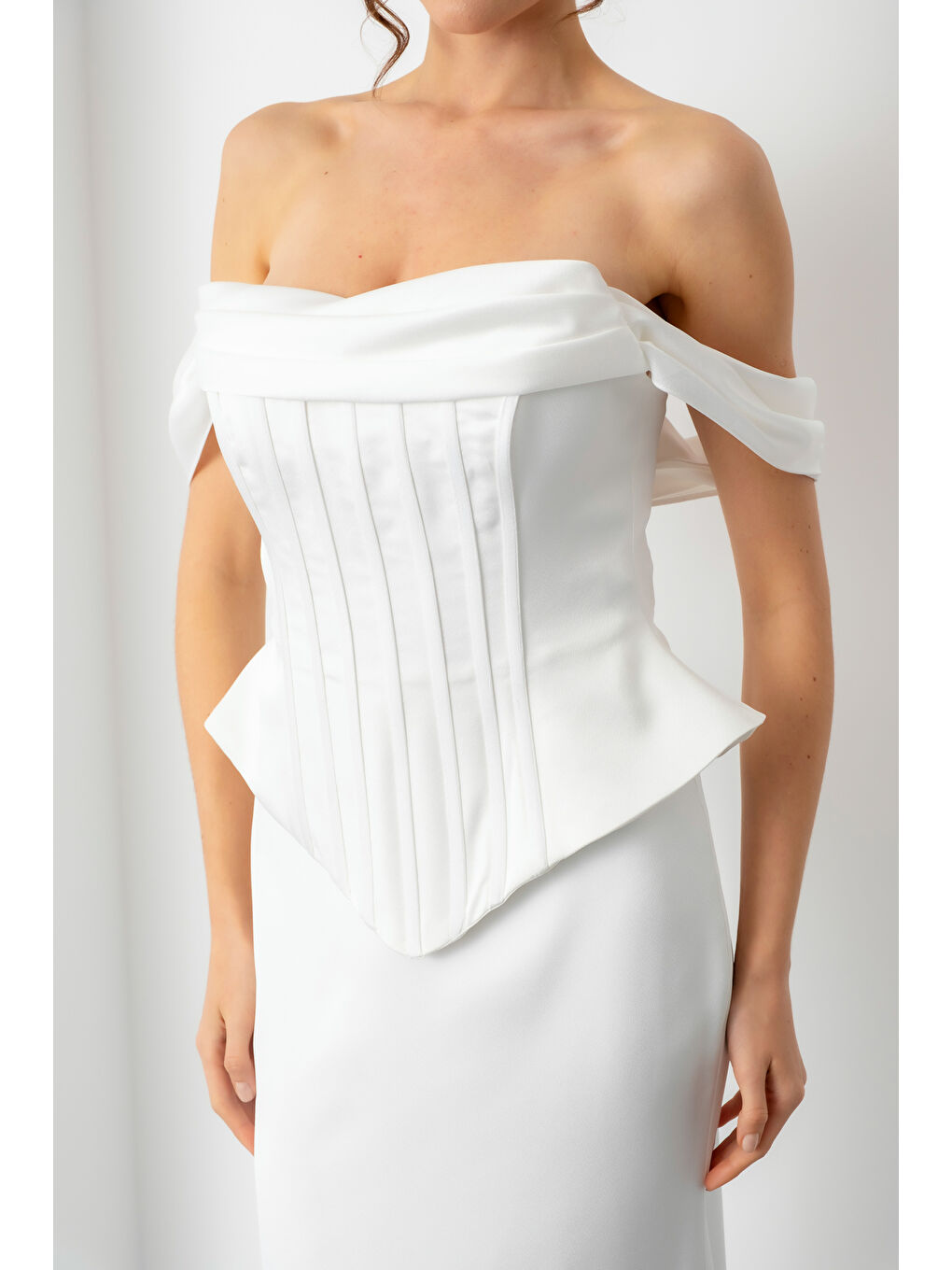 Kadın Beyaz Kayık Yaka Balenli Peplum Kesim Saten Abiye Elbise-3