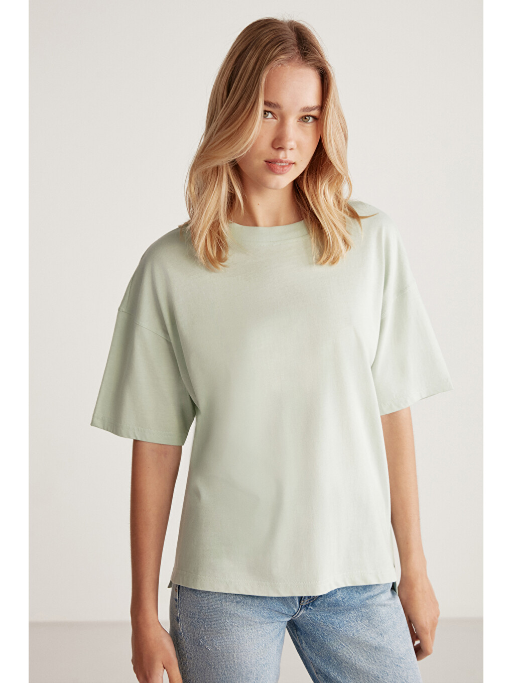 Yeşil Jemmy Kadın %100 Organik Pamuk Relaxed Fit Yırtmaçlı Yuvarlak Yakalı MİNT YEŞİL T-Shirt