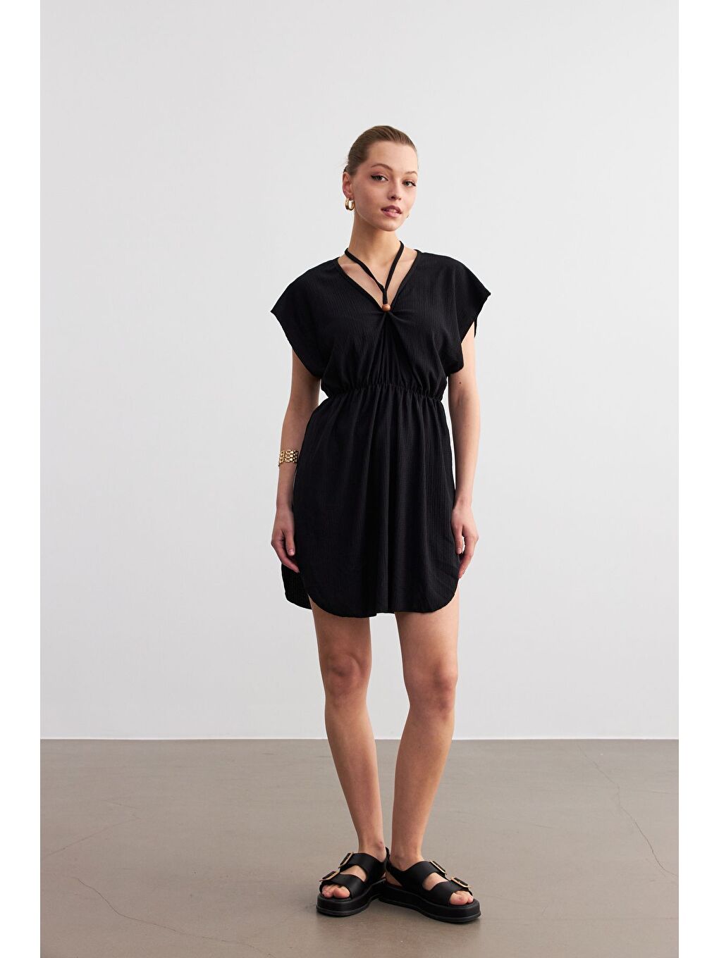 Kadın Siyah V Yaka İpli Pareo