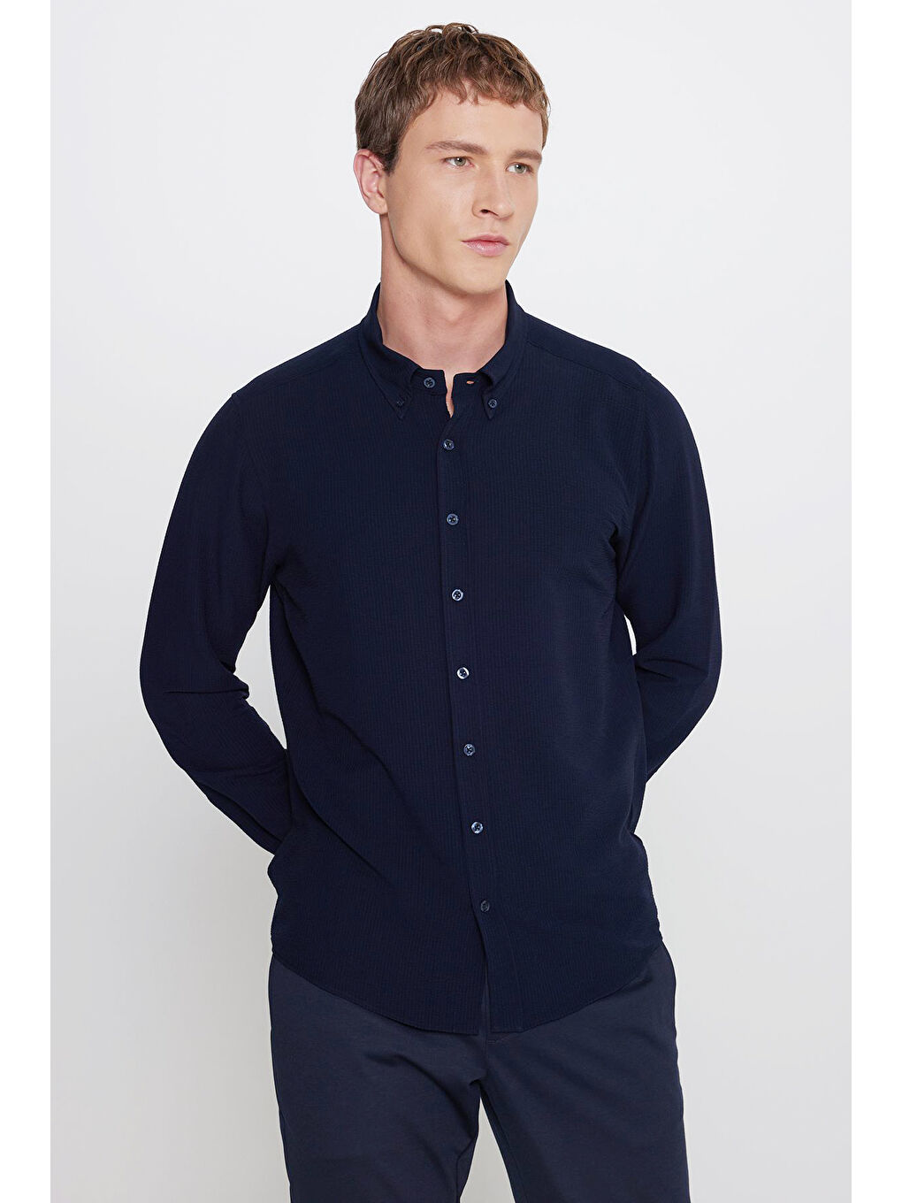 Erkek Lacivert Slim Fit Dar Kesim Düğmeli Yaka Gofre Desenli Gömlek-2