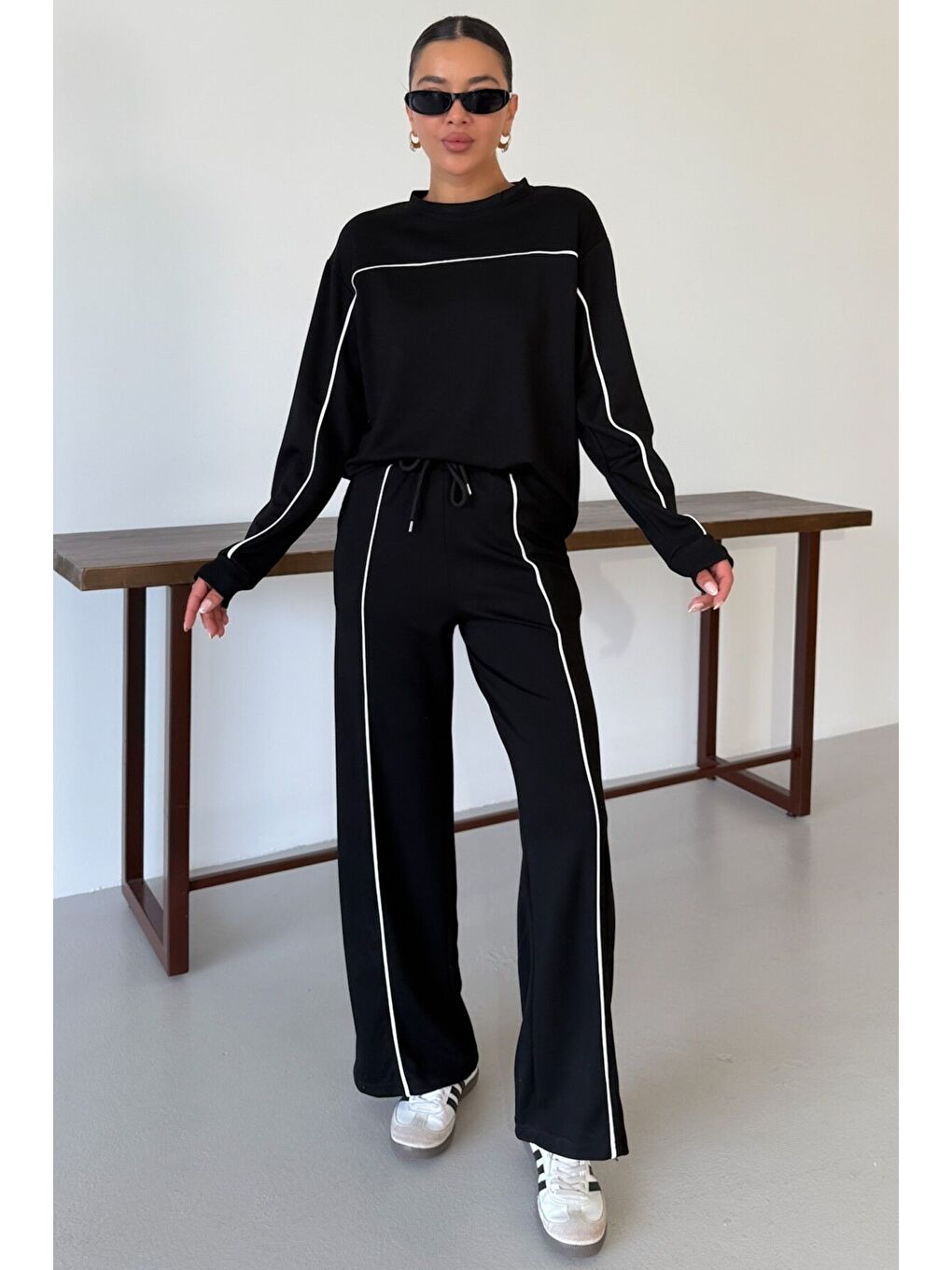 Kadın Siyah İnce Beyaz Biye Çizgi Detaylı Bisiklet Yaka Modal Kumaş Alt-Üst Takım
