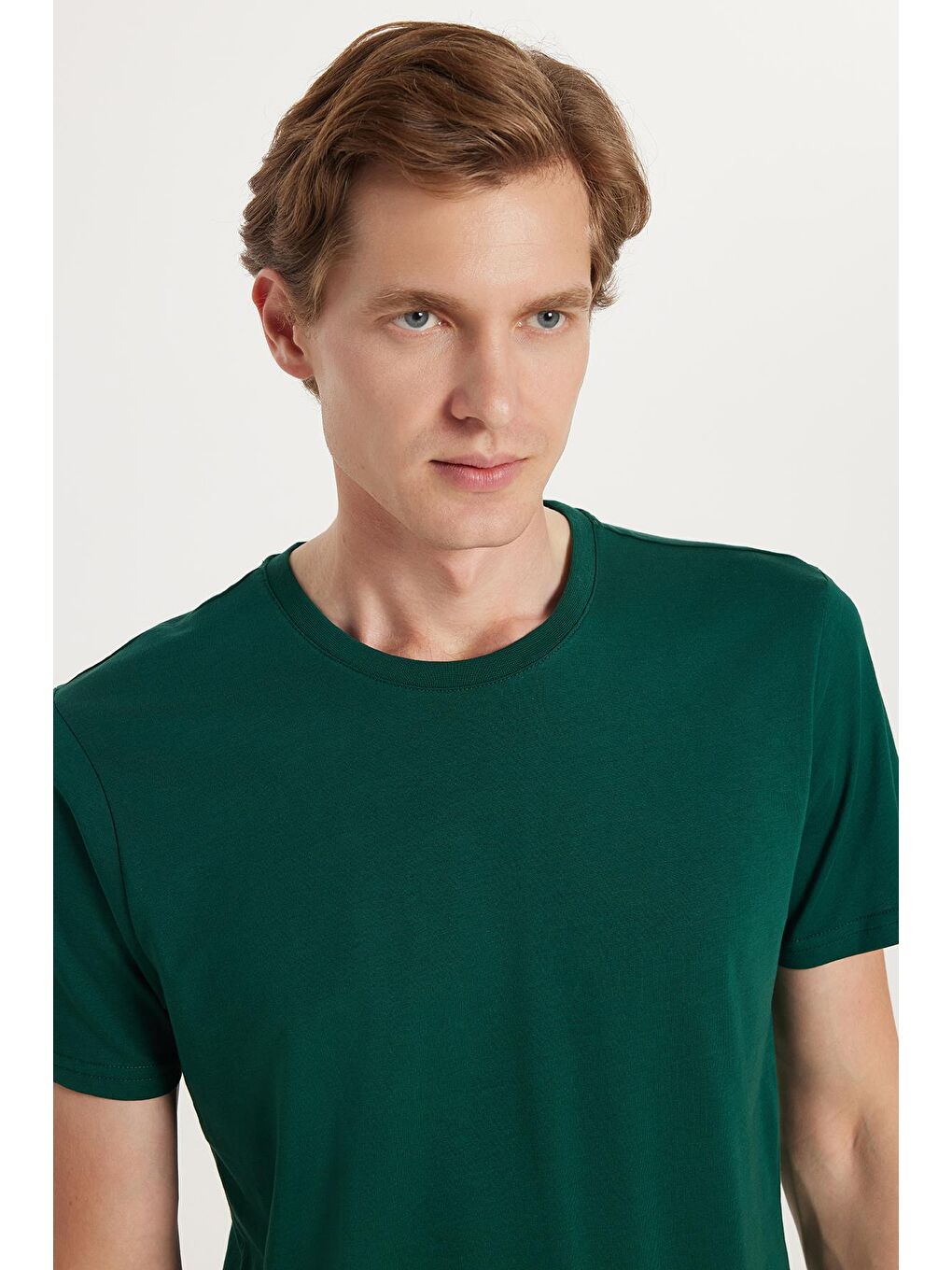 Unisex Slim Fit Dar Kesim %100 Pamuk Yumuşak Dokulu Yeşil Bisiklet Yaka Tişört-1