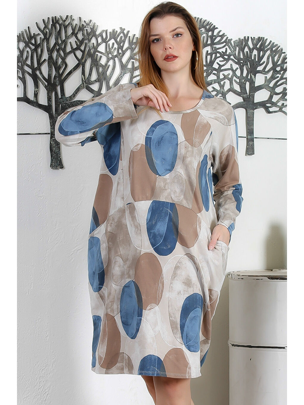 İtalyan Bej-Mavi Yuvarlak Yaka Uzun Kol Cepli Allover Baskılı 2 İplik Şardonsuz Casual Örme Elbise-1
