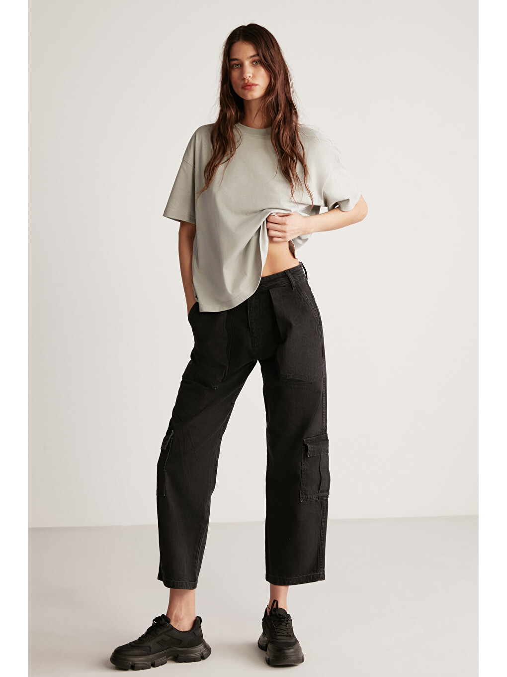 Gri Jemmy Kadın %100 Organik Pamuk Relaxed Fit Yırtmaçlı Yuvarlak Yakalı AÇIK GRİ T-Shirt-2