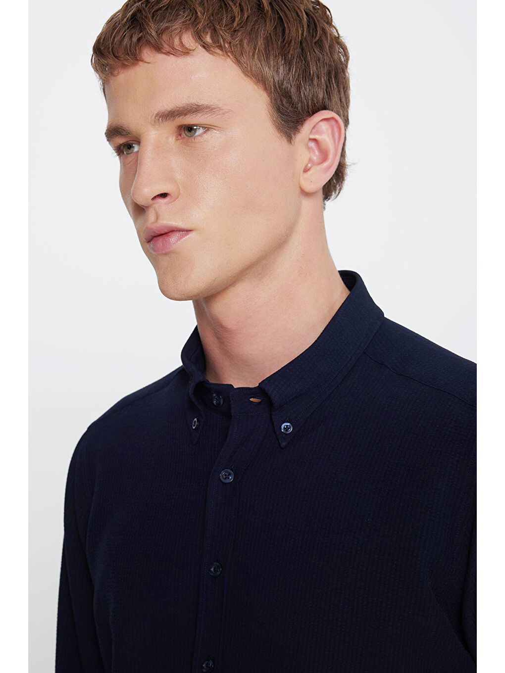 Erkek Lacivert Slim Fit Dar Kesim Düğmeli Yaka Gofre Desenli Gömlek-3