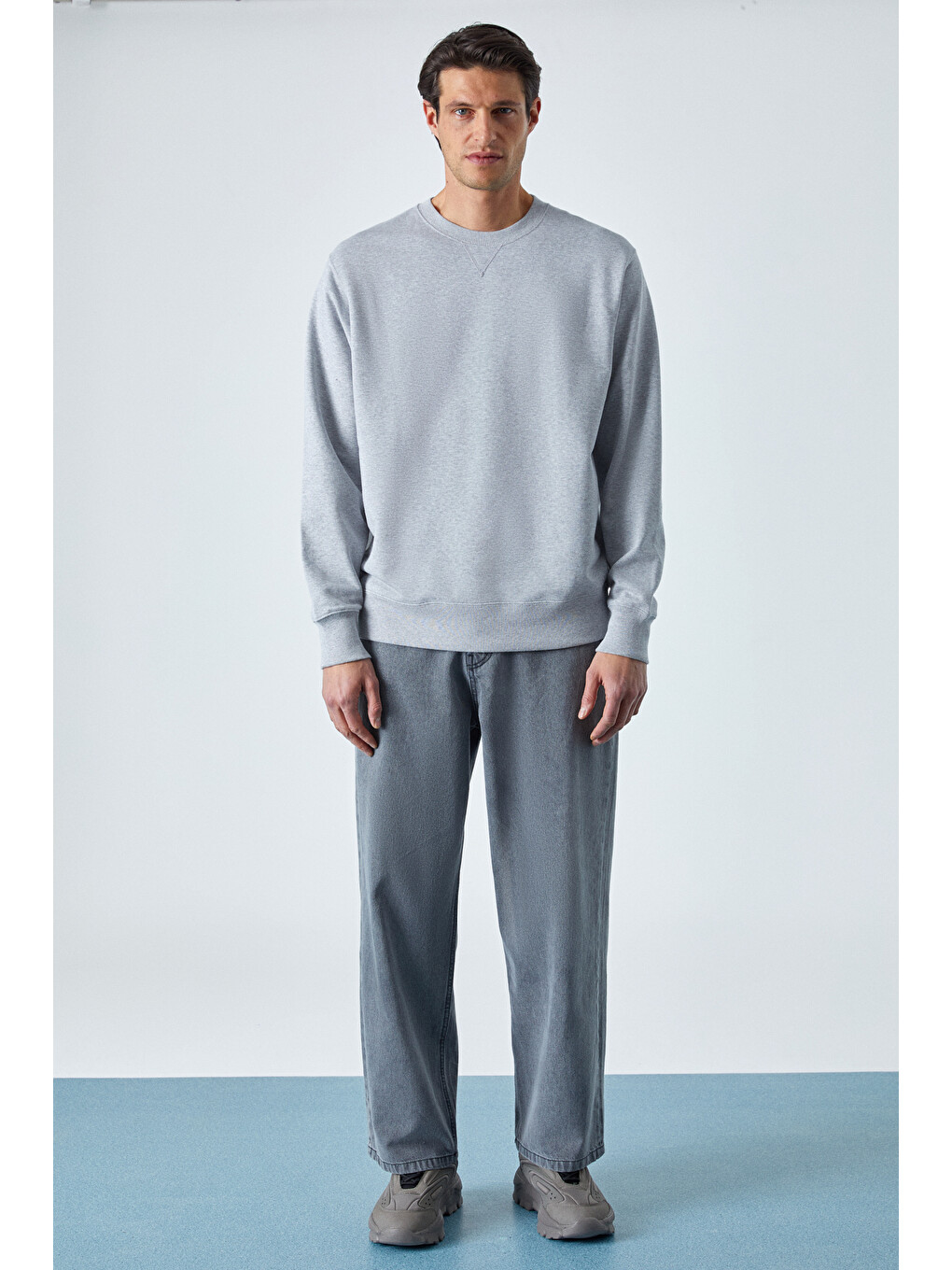 Bonell Erkek %100 Pamuk Relaxed Bisiklet Yaka Uzun Kollu Gri Melanj Sweatshirt-1