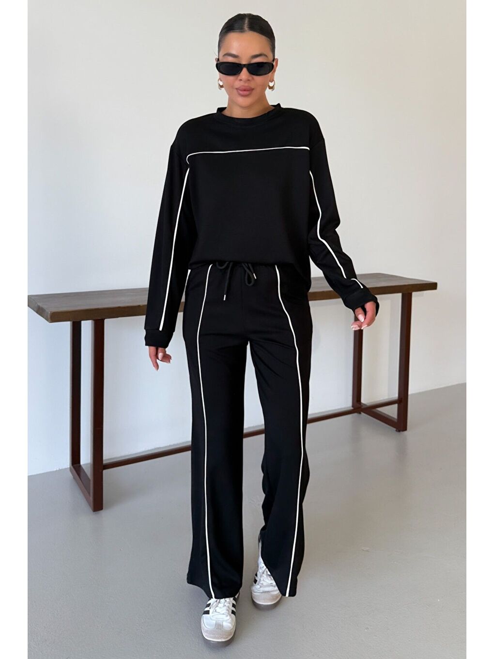 Kadın Siyah İnce Beyaz Biye Çizgi Detaylı Bisiklet Yaka Modal Kumaş Alt-Üst Takım-3