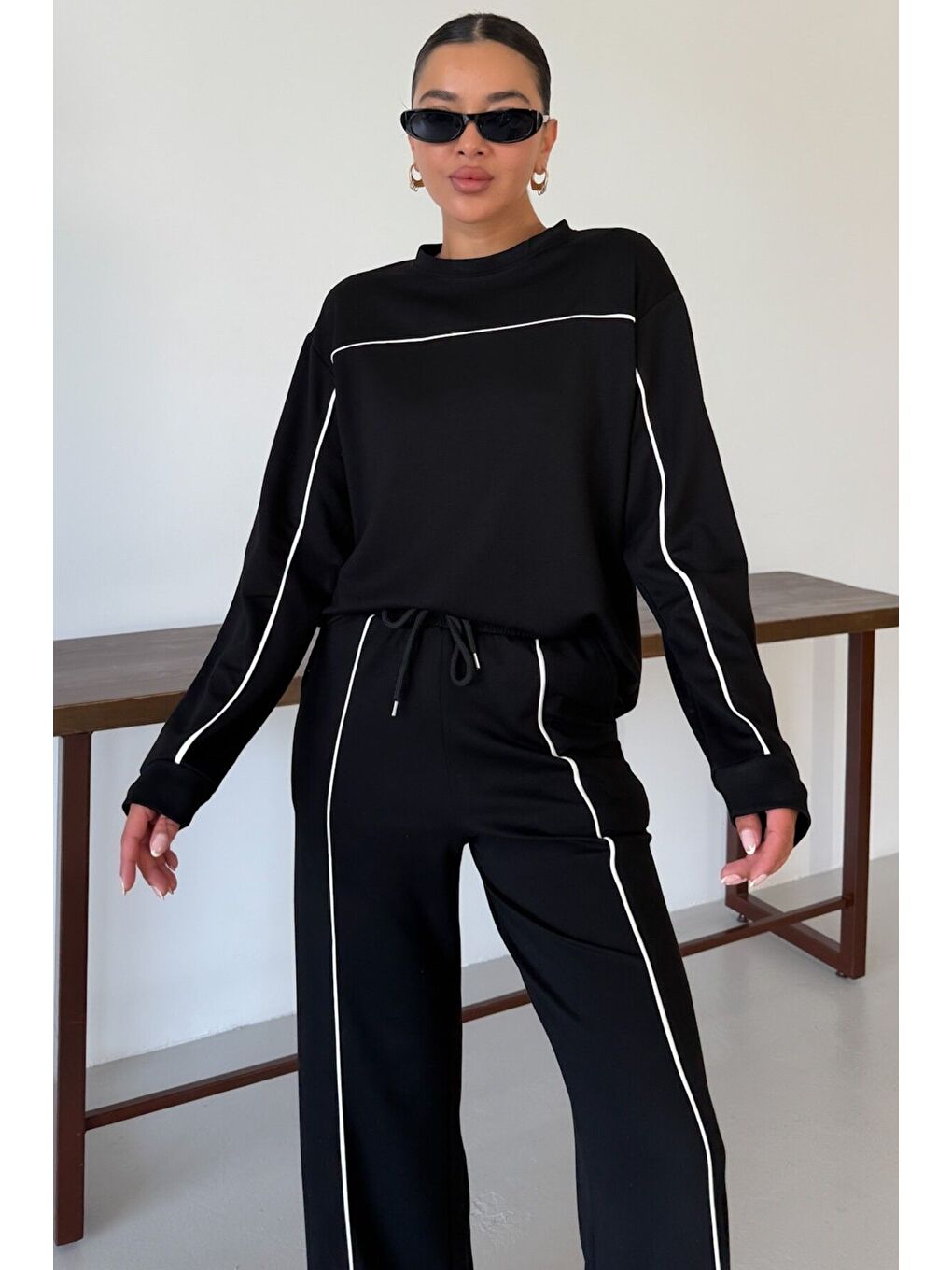 Kadın Siyah İnce Beyaz Biye Çizgi Detaylı Bisiklet Yaka Modal Kumaş Alt-Üst Takım-4