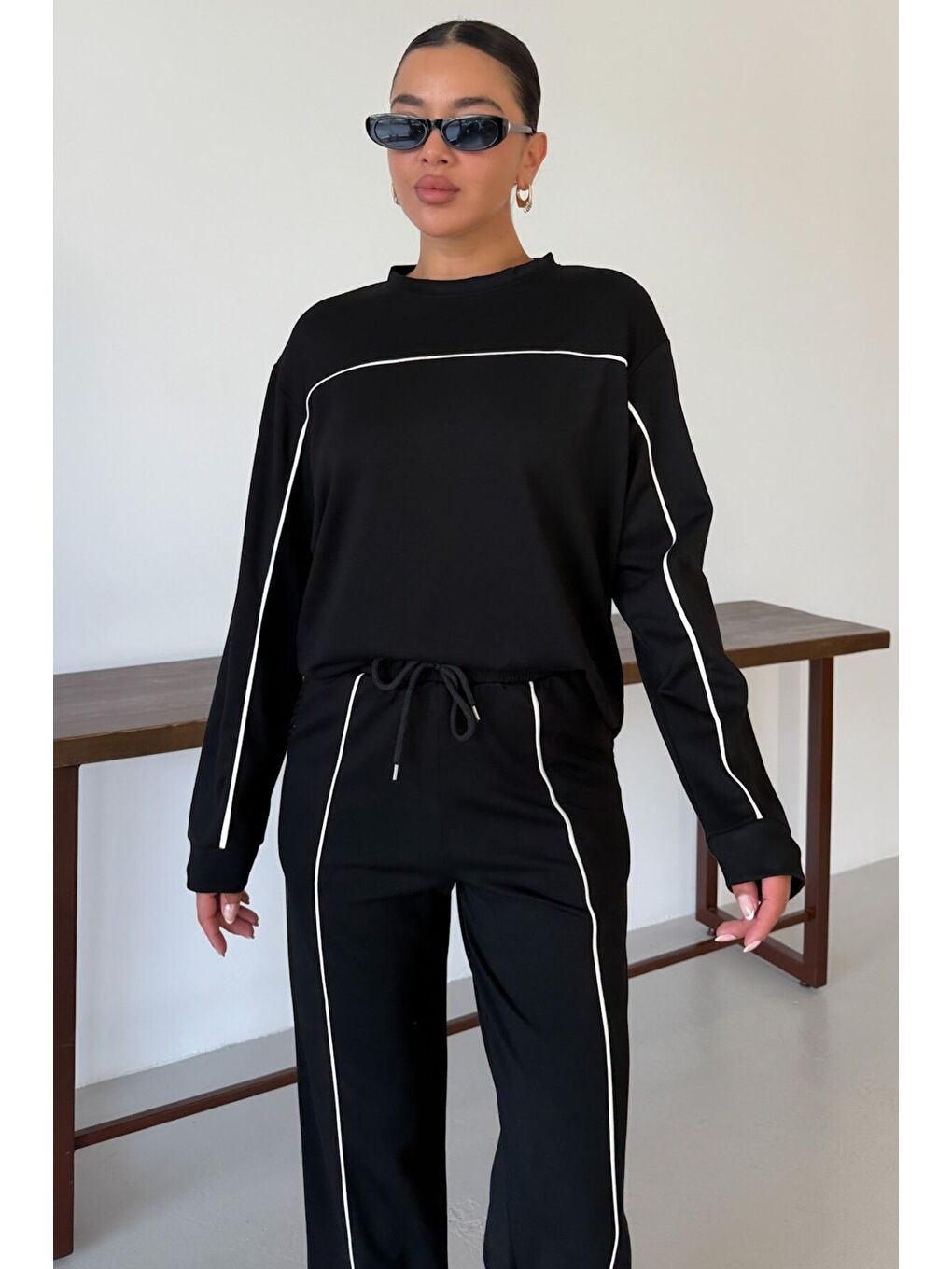 Kadın Siyah İnce Beyaz Biye Çizgi Detaylı Bisiklet Yaka Modal Kumaş Alt-Üst Takım-5