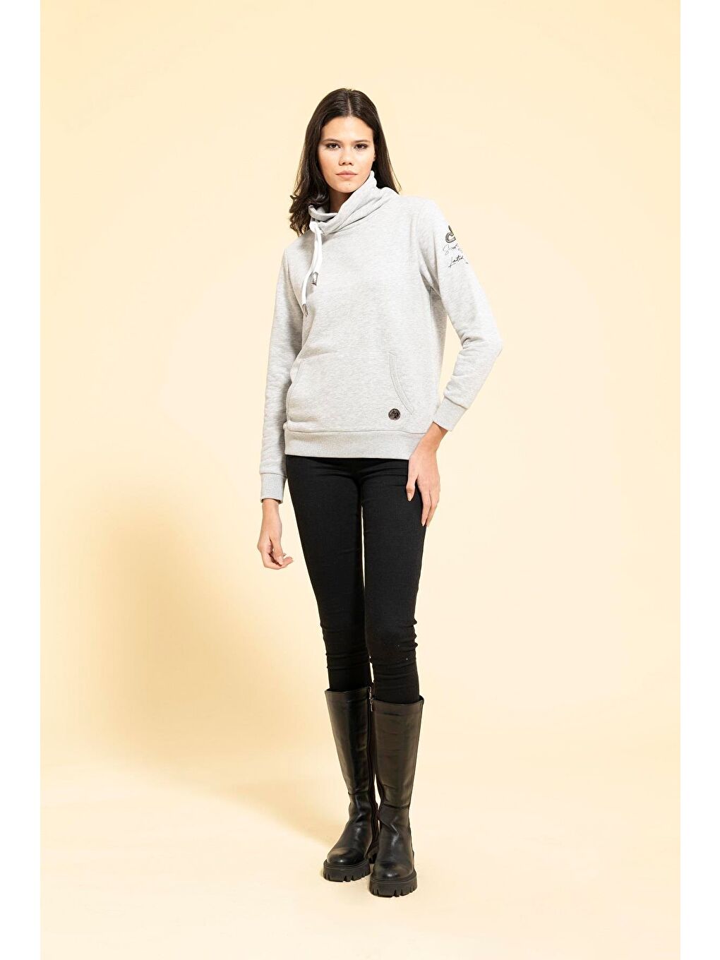 Yaka Kordon Detaylı Kanguru Cep Gri Sweatshirt-2