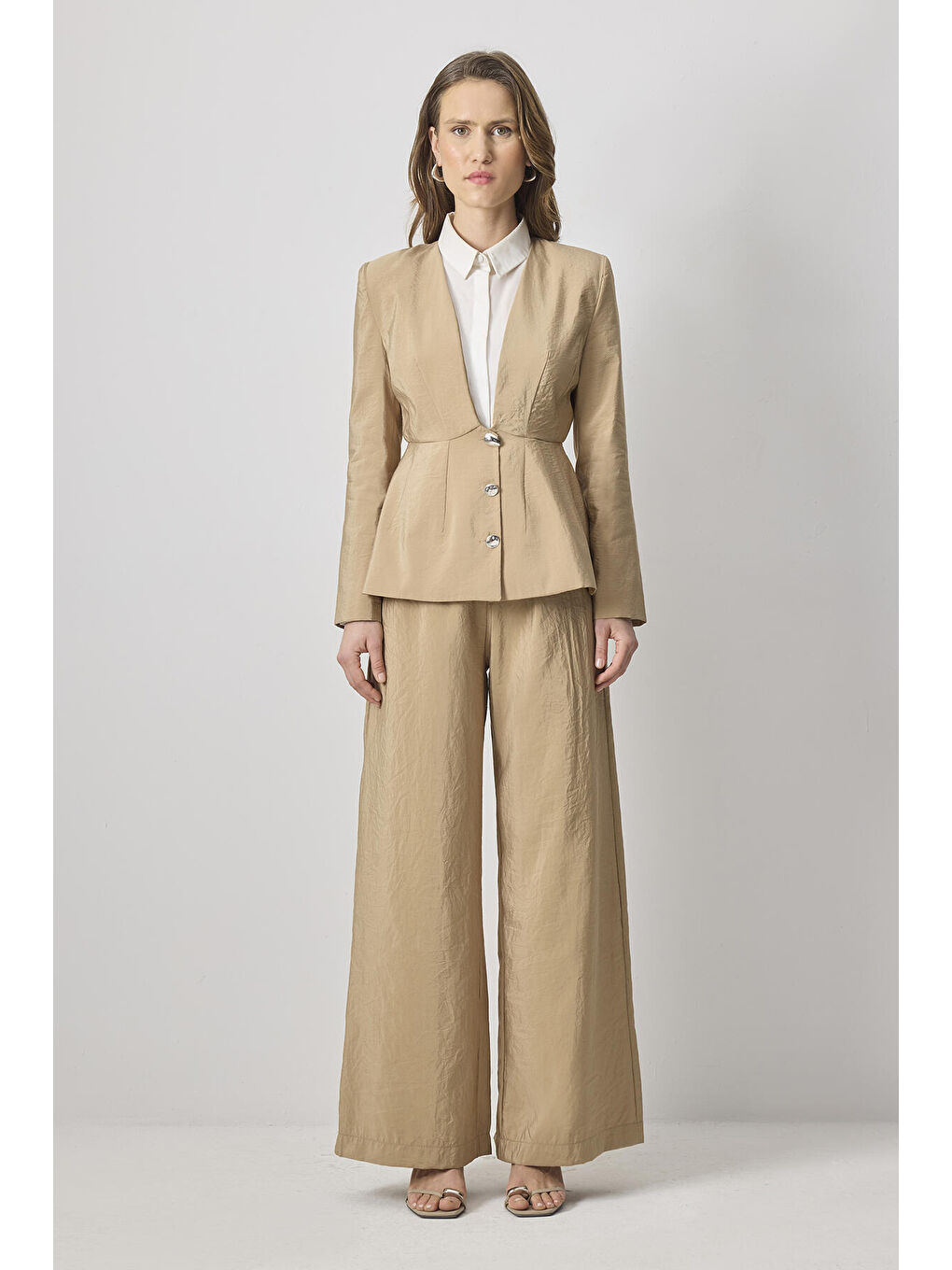 Bej Metal Düğmeli Kupra Ceket