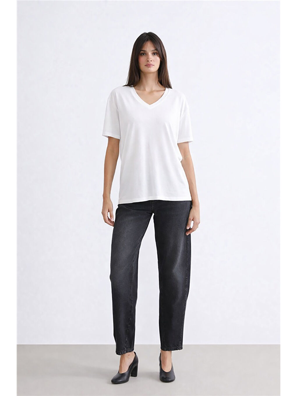 Beyaz Standart Fit V Yaka Kısa Kollu Kadın Bluz 26Y0021K1-1