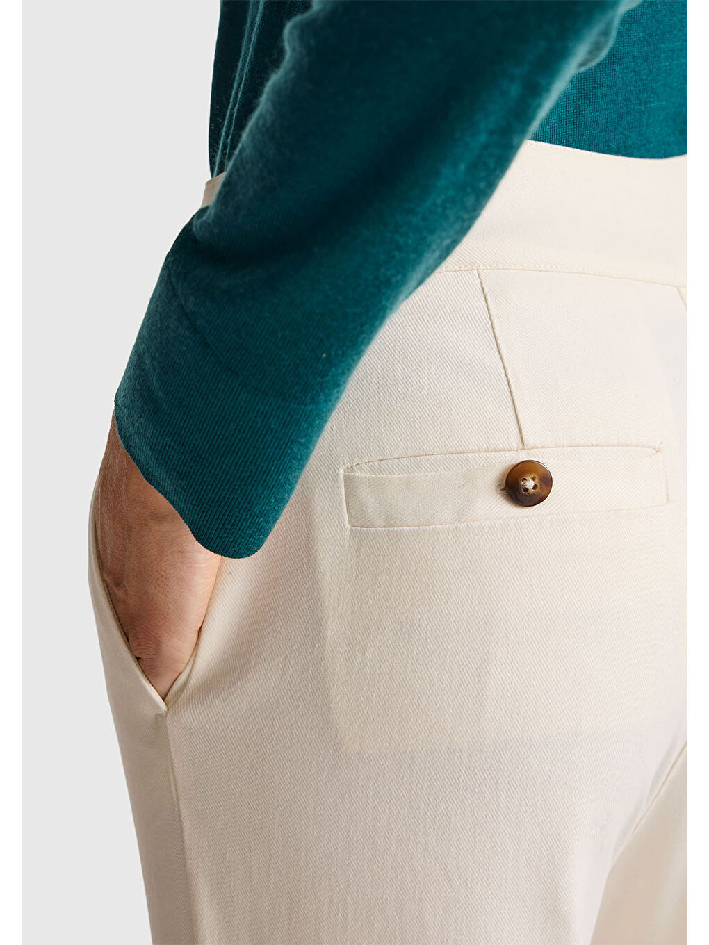 Ekru Kadın Krem Pamuk Karışımlı Düğmeli Paçası Katlamalı Pantolon-5