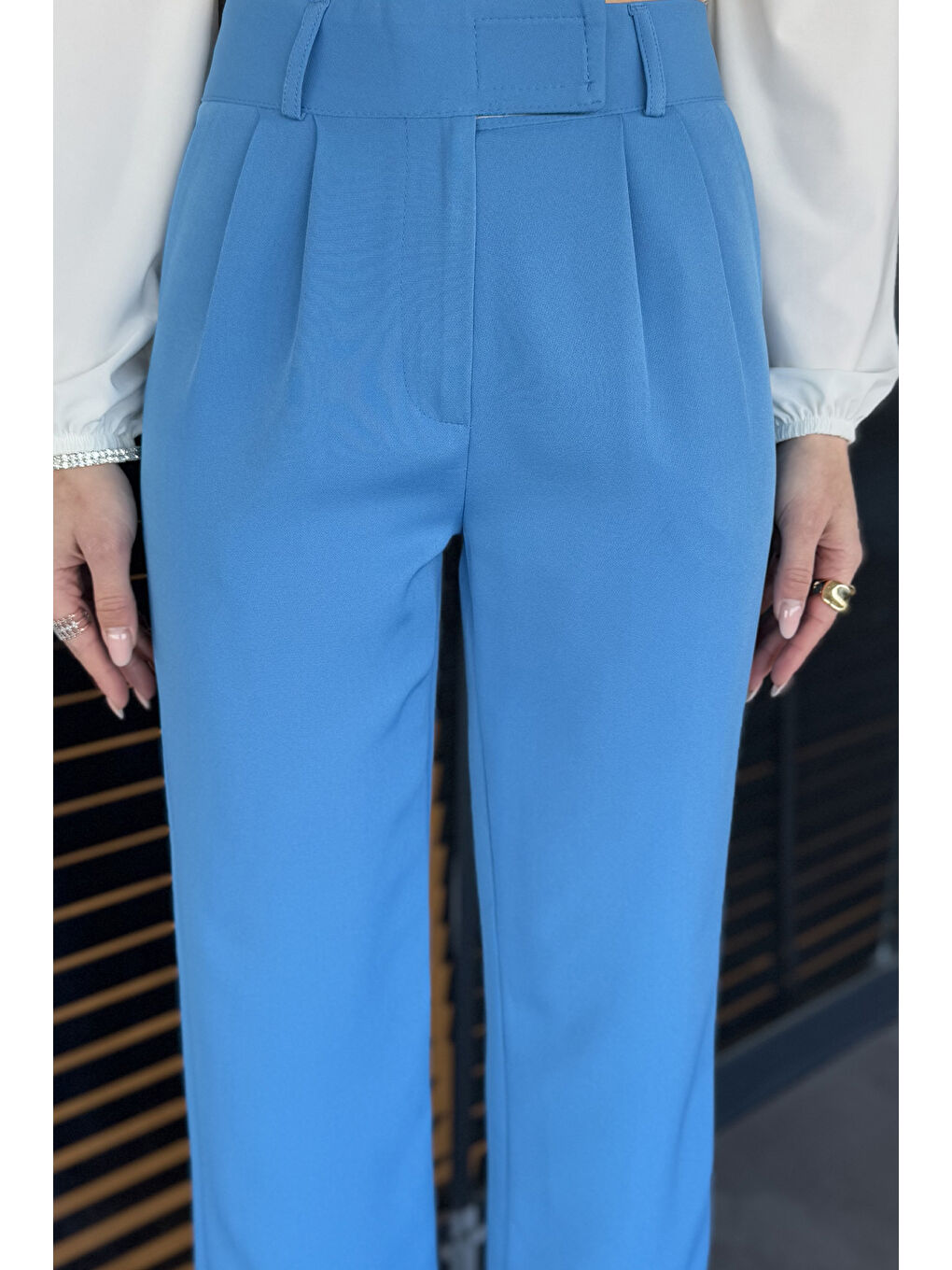 Mavi Bel Cırtlı Bol Paça Kadın Kumaş Pantolon-3