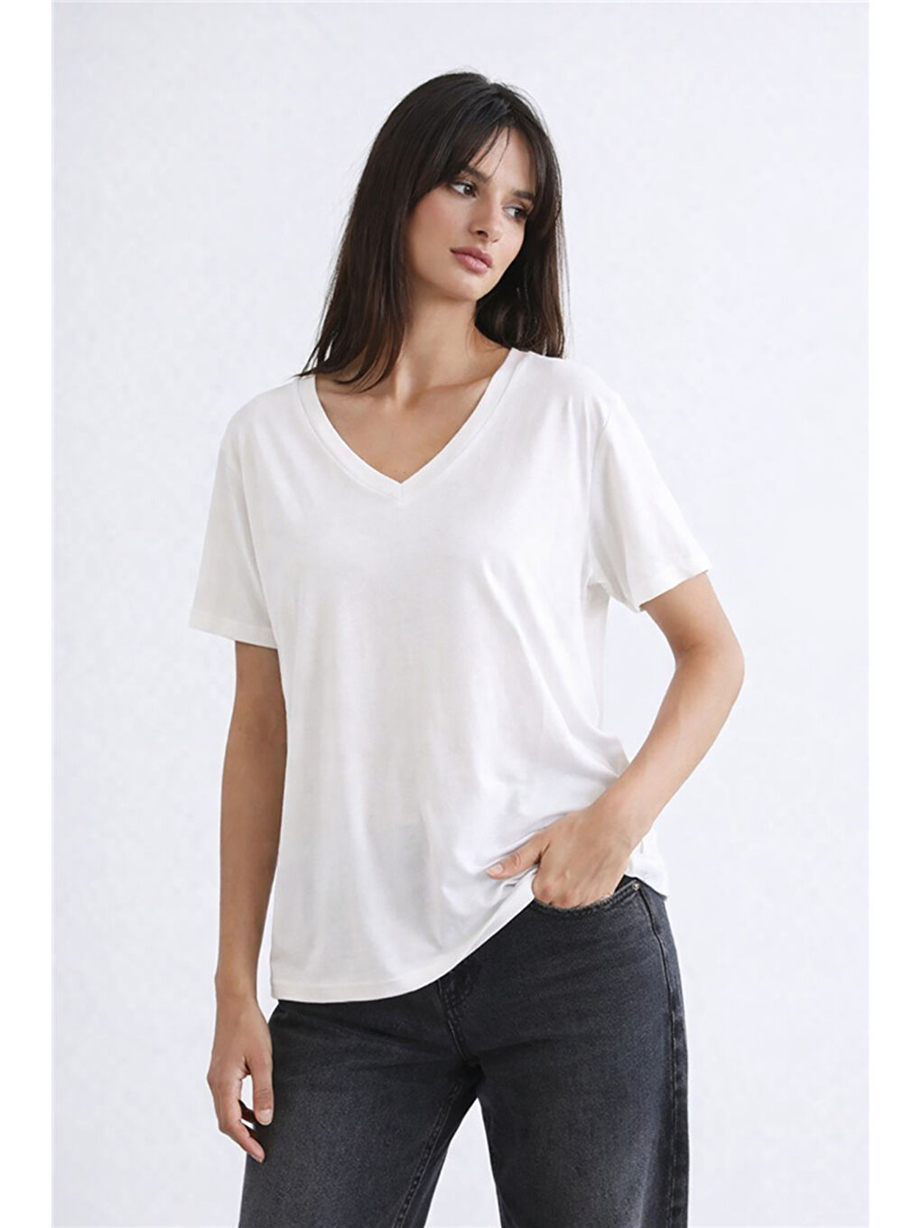 Beyaz Standart Fit V Yaka Kısa Kollu Kadın Bluz 26Y0021K1-2