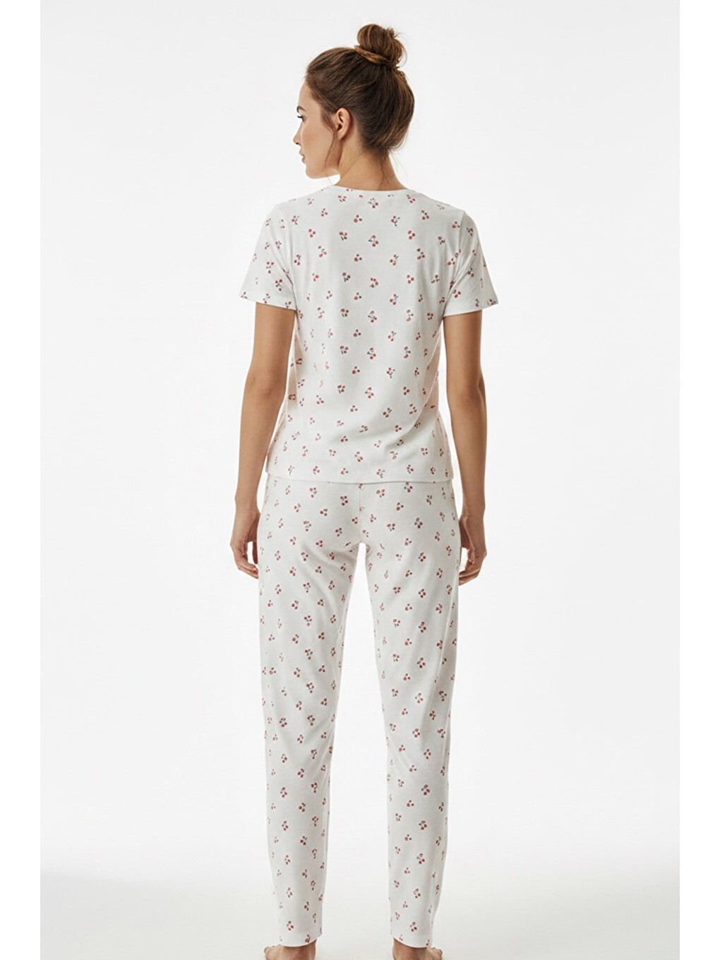 Ekru Kadın Bisiklet Yaka Yumuşak Dokulu Kiraz Desenli Kısa Kol Pijama Takım | 70132-4745-3