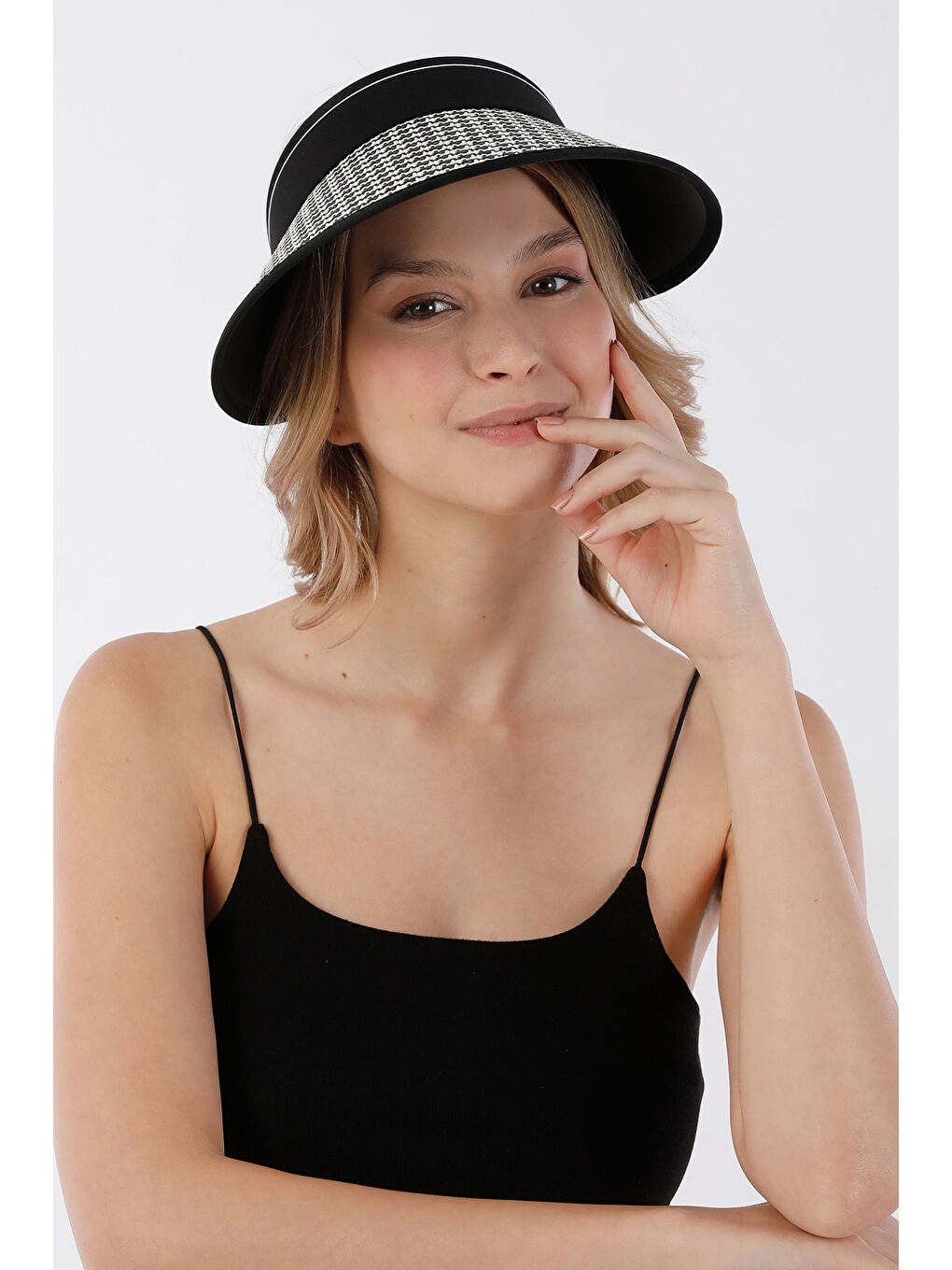 Siyah Kazayağı Desenli Siperli Ayarlanabilir Hasır Şapka-1