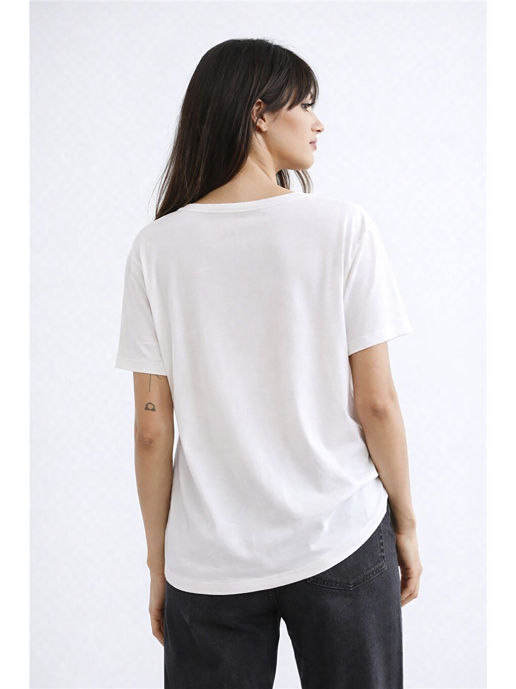 Beyaz Standart Fit V Yaka Kısa Kollu Kadın Bluz 26Y0021K1-4