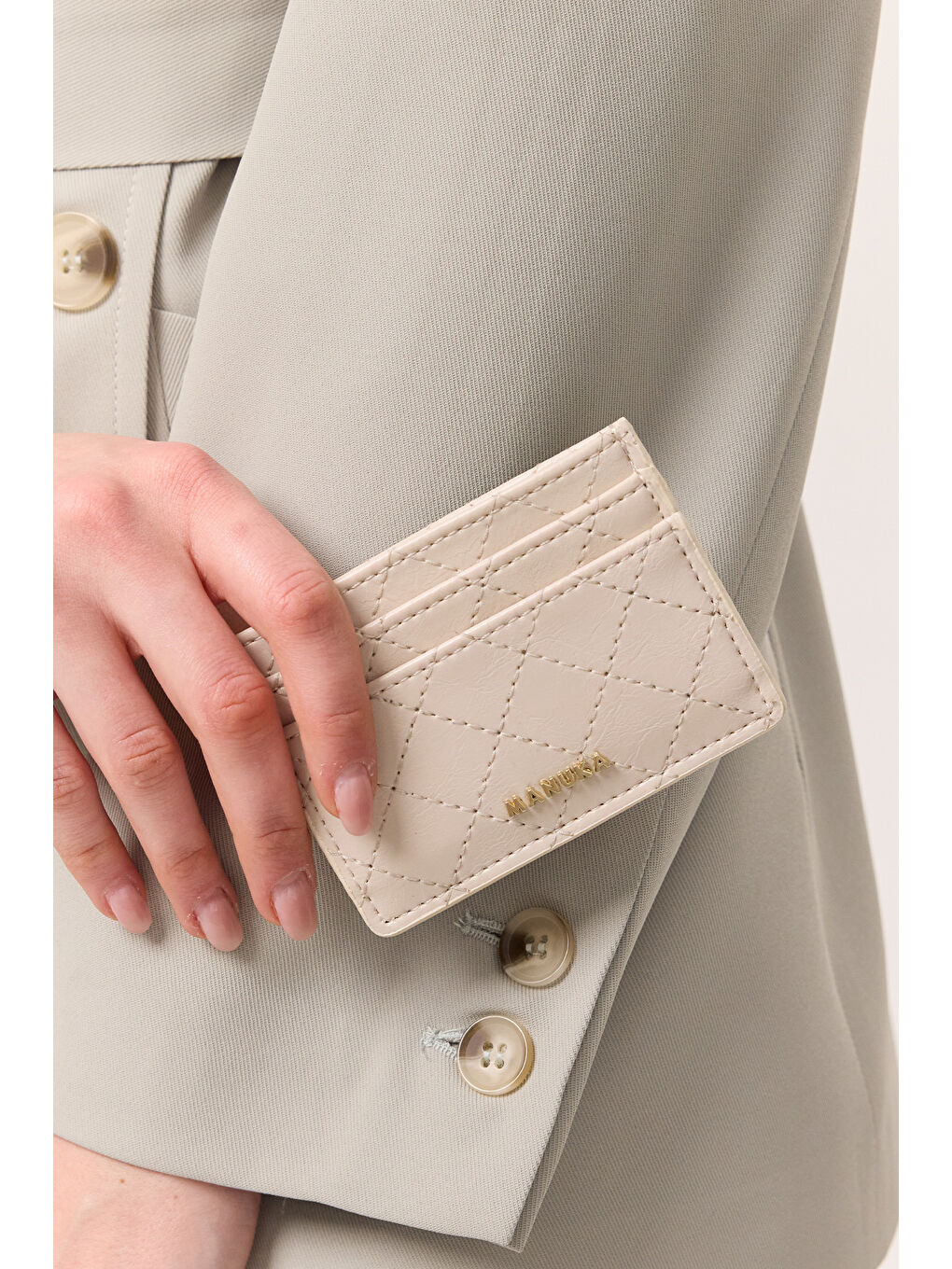 Kapitone Kartlıklı Cüzdan Bej-1