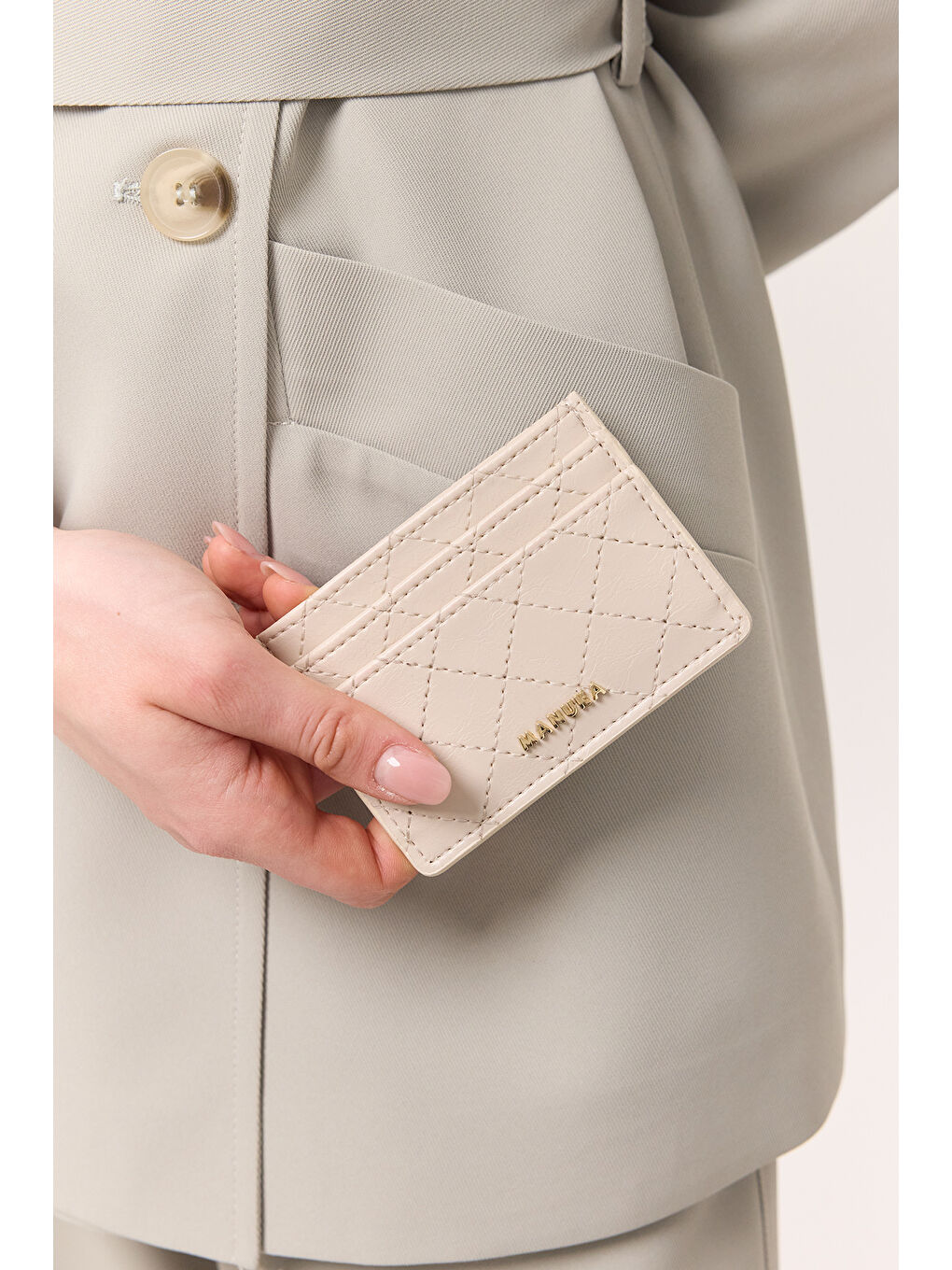 Kapitone Kartlıklı Cüzdan Bej-2